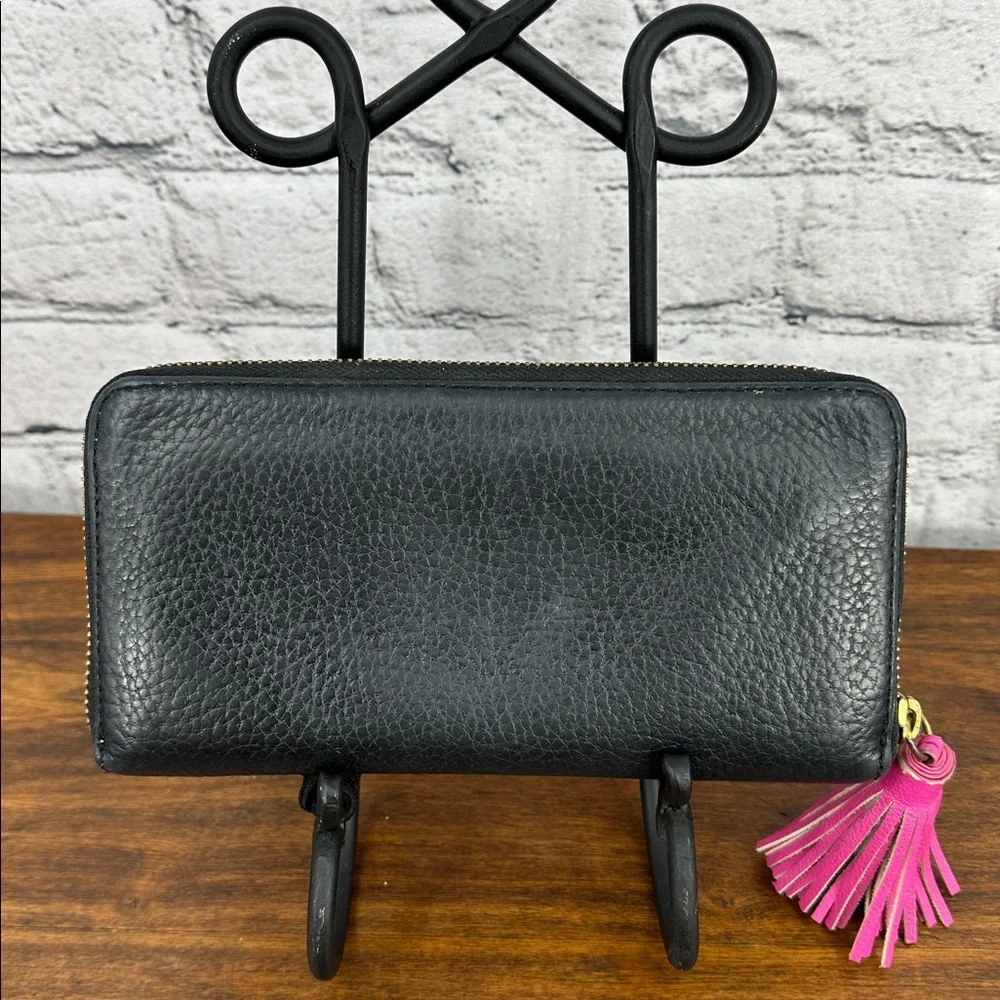 FOSSIL Tiegan Grainy Leather Zip Around Clutch Wallet w/ Pink Tassel Black EUC!